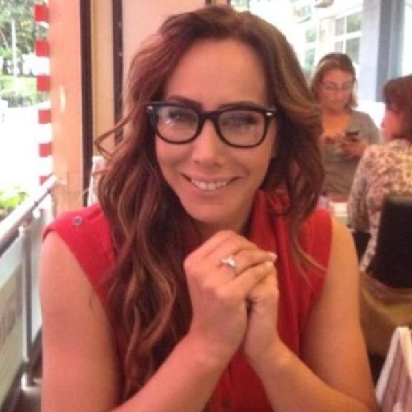 ASENA  <br>ok zeki gibi grnyor ama hi alkas yok</br>