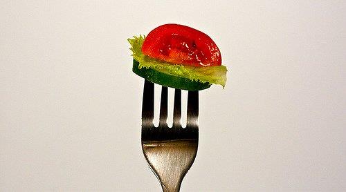 <br><b>Sk ve Az Porsiyonlar Tketin</b></br>  ftarda, bir anda ok fazla yiyerek bedeninize yklenmeyin. Porsiyonlarnz kltn ve zamana yayn.