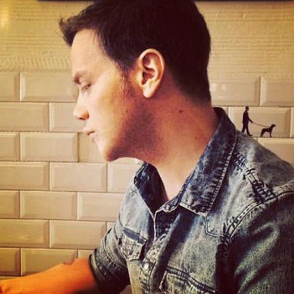 <br>SNAN AKIL</br>  Aklim ve kalbim Arjantin de,Mantigim Almanya da!arada kaldimm dusunuyorum ve iddiaya girdigim cok kisi var!yardim!