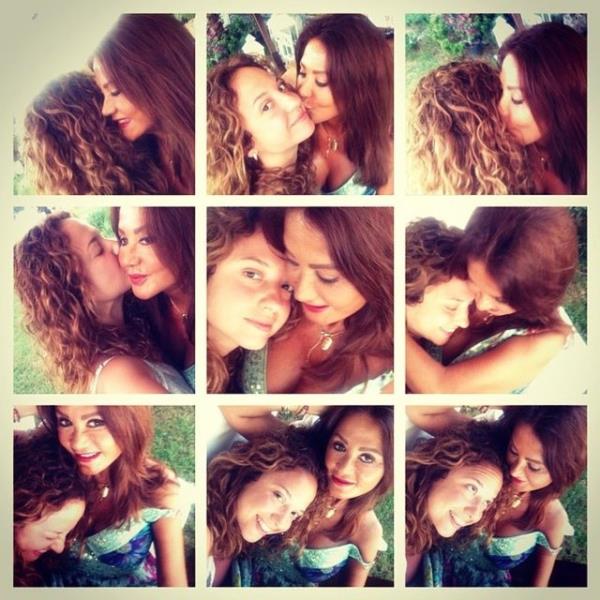 <br>AYE ZYILMAZEL</br>  ti, koturmayd, ak,tatildi, 'bydk artk gzelim'di, acelem vard, oraya yetiemem lazmd, hemen geri dnmem gerekti, evim dzenimdi derken derken 12 yldr annemle ilk kez 5 tam gn beraber geirdik.