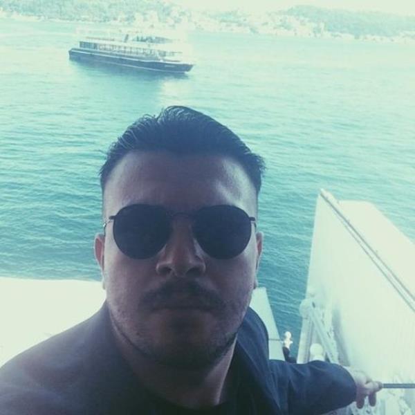 AL BM  <br>Su benim arkadam ol</br>