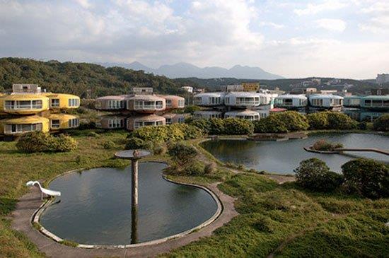 Blgeyi ihaleye karan devlet ve kazalarn sorumlusu inaat irketi, olay rtbas edip temize kmay baard. Gerekten de, sebebini kimsenin bilmedii bu kazalar ve gitgide artan sylentiler nedeniyle yarm kalan projeye devam edilemedi, geen zaman iinde deeri den araziye yeni alc bulunamad iin de yeni bir proje gelitirilemedi. Bu durumun olumasnda "yalnz ruhlarn evlerine zarar vermenin iyi sonular dourmayaca" inanc da etkili.