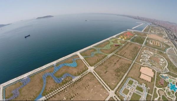 55 bin metrekare yry alann bulunduu park iinde bulunan miting ve etkinlik alannn boyutlarnn ise 130 bin metre kare olduu belirti.