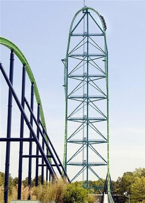 En yksek elence treni Jackson, New Jersey'deki Kingda Ka treni, 45 katlk bir bina yksekliinde. Tren ayn zamanda Kuzey Amerika'daki en hzl elence treni, 128 millik hza 3,5 saniyede ulaabiliyor.