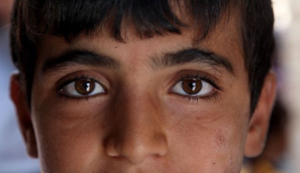 Aileleriyle Musul'un Sincar ilesinde kpr altlar, inaat alanlar, cami ve okullarda kalan ocuklar, drt gzle evlerine dnecekleri, yeniden arkadalaryla oyun oynayacaklar gn bekliyor.