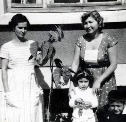 NLFER nl arkc Nilfer annesi Ltfiye Hanm ile birlikte.