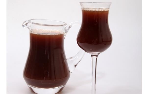 Bal ilavesi ile mide, romatizma ve kas arlarna iyi gelen demirhindi erbeti ayrca mshil ve barsaklar yumuatc etkisiyle de hazn kolaylatryor.