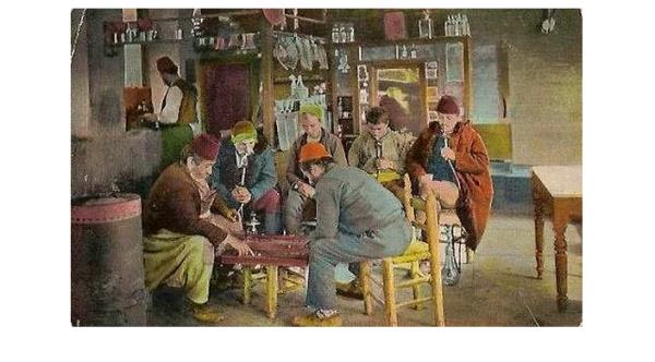 Umumi yerlerde ve bilhassa kahvehanelerde devlet sohbeti yasa