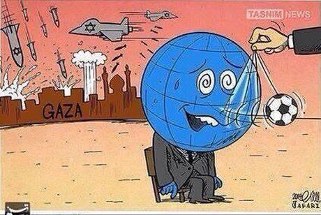 <p>Kresel Futbol llzyonu ve  Gerek Dnyaya dair  arpc bir karikatr</p>