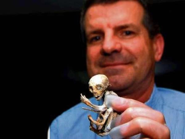 Bu yaratk Meksika'da 2007'de bir ifti tarafndan bulundu ve ldrld. Cansz bedeni incelendike tuhaflklar birbirini izledi. Kimine gre uzayl, kimine gre henz kefedilmemi bir hayvan tr. Bilim adamlar ise "DNA's yok" diye akn.