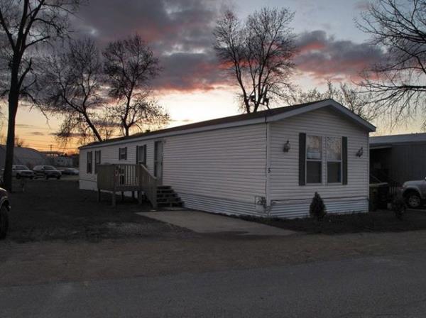 Bu karede ise birden fazla bak ve el tabancas sakl...