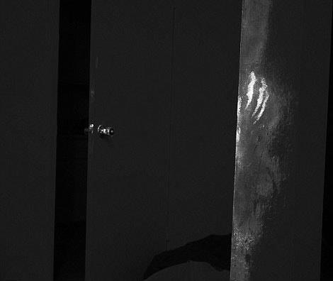 Aslnda her biri bir ya da birden fazla hayatn karard cinayet yeri fotoraflar, sergilendii yerlerde byk ilgi grd.