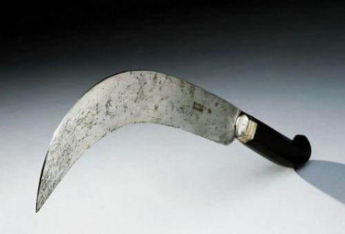 Alman Amputasyon (organ kesme) ba 18.yzyl 18.yy icad olan bu bak, zellikle cerrahlar tarafndan baca dizin altndan kesmek iin kullanlyordu. Anestezi olmadan uygulanan yntem hasta iin ok uzun srse de sadece birka dakikadan oluuyordu.