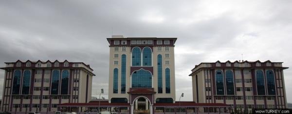 <p><b>HUKUK</b></p>  <br><b>Turgut zal niversitesi</b></br>  Yllk renim creti (KDV Dahil): 20.600 TL