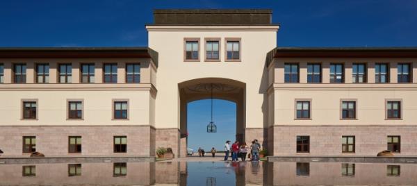 <p><b>HUKUK</b></p>  <br><b>Ko niversitesi</b></br>  Yllk renim creti (KDV Dahil): 40.000 TL