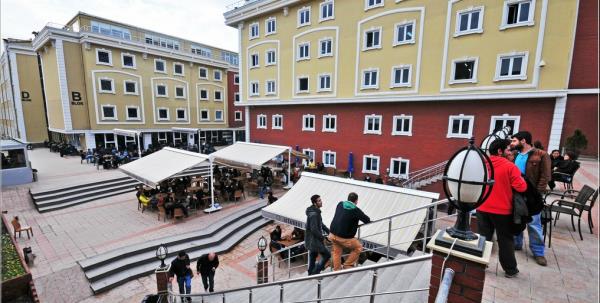 <p><b>HUKUK</b></p>  <br><b>stanbul Aydn niversitesi</b></br>  Yllk renim creti (KDV Dahil): 29.000 TL