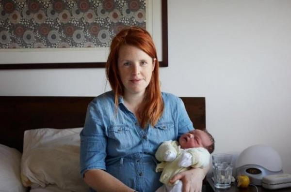 nternete koyduu ilan ile dnyann drt bir yanndan hamile kadnlara ulaan ve bebeklerini kucaklarna aldktan bir gn sonray fotoraflayan Lewis?n bu almas byk ilgi grd