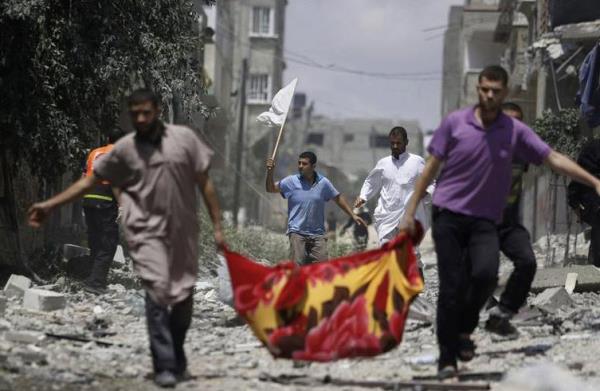 8 Temmuz'dan beri srail'in saldrd Gazze'de pazar en kanl gnd. ecaiyye blgesinde sokak ortasndaki sivilleri hedef alan srail, ou kadn ve ocuk en az 60 kiiyi ldrd. Filistinliler aresizce beyaz bayrak aarak cenazelerini ve yarallarn tayor.