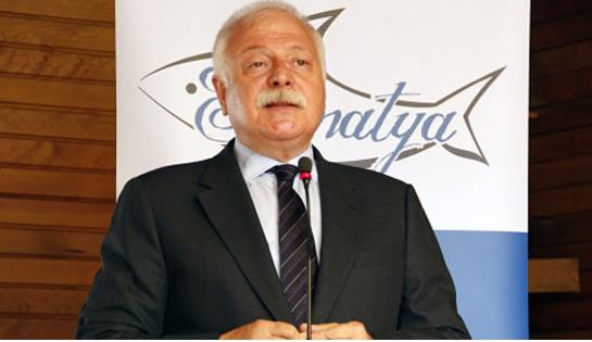 <p>65 yandaki eski Bakan Bahattin Ycel'i 35 yl sonra yeniden askere ardlar.</p>    Eski Turizm Bakan, 65 yandaki Bahattin Ycel'e asker kaa olduu gerekesiyle polisler tarafndan tebligat yapld. "Terhisimden 35 yl sonra aka gibi bir durumla karlatm" diyen Ycel, yaananlar HABERTRK'e anlatt. Bodrum'da bir arkadann otelinde kaldn syleyen Ycel, unlar kaydetti: