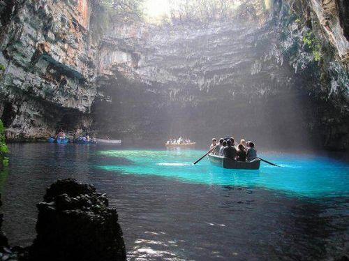 Melissani maaralar, Yunanistan