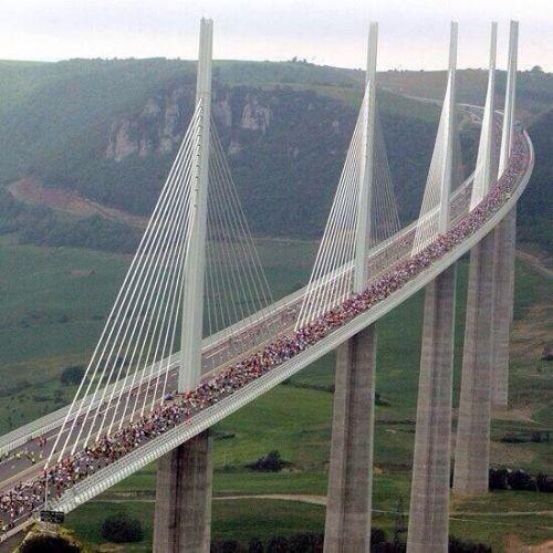 Dnyann en yksek kprsn Grmelisin! Millau Viaduct , Fransa