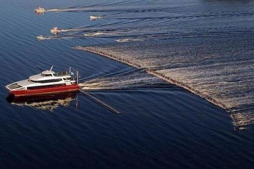 1 tekne ile 145 su kayaks ayn anda su kaya yaparsa...