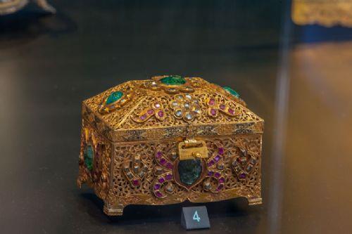 Hz. Muhammed'in (s.a.v.) Uhud Sava'nda krlan diinin sakland muhafaza.