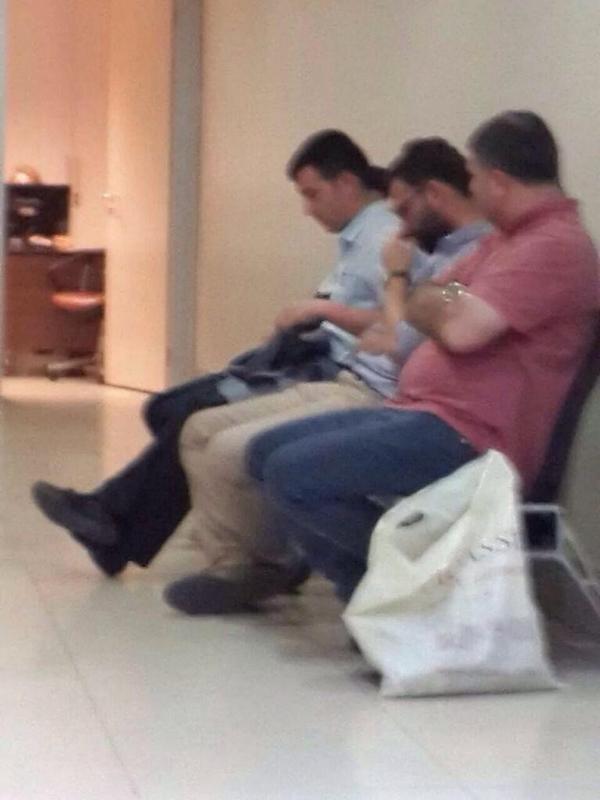 Gzaltna alnan bir dier isim Serdar Bayraktutan... Bayraktutan ismi Van merkezli nsani Yardm Vakf'na yaplan operasyonda geiyor. Operasyon sonrasnda hazrlanan iddianamede MT grevlilerinin isimleri deifre edilmiti.