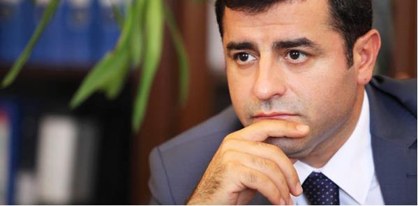 <p><b>DEMRTA'A 1460 K</b></p>  HDP E Genel Bakan Selahattin Demirta'n seim kampanyas iin alan hesaba 1460 kii toplam 361 bin 411 lira bata bulundu.