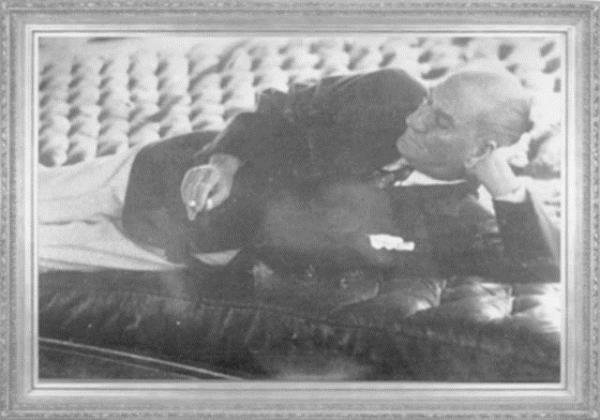 Tm deiikliklere ve olaylara ramen halen bu duygular tamamen yok olmad...