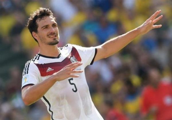 Fifa.com kullanclar, savunma hattnda bir baka alman Mats Hummels'i tercih etti.