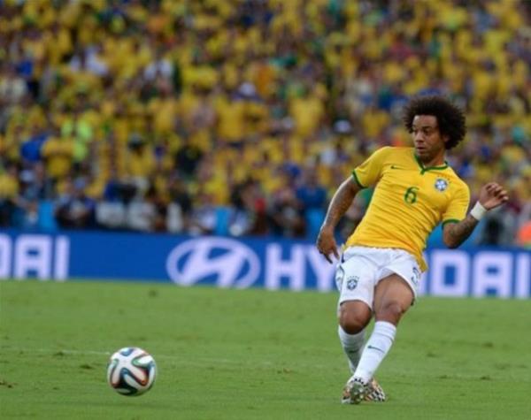 Brezilya?nn sol beki Marcelo, rya takmn savunmasnda yer alan bir baka Brezilyal..