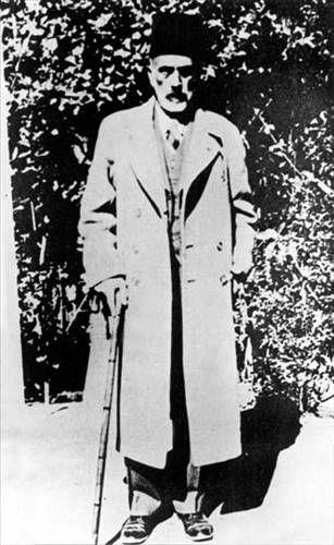 1898 ylnda Tophane-i mire veznedr Mehmet Emin Beyin kz smet Hanm'la evlendi; bu evlilikten Cemile, Feride, Suadi, brahim Naim, Emin, Tahir adl ocuklar dnyaya geldi.