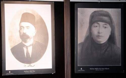 Konulan 500 liralk dl nedeniyle balangta katlmay reddettii bu yarmaya, o gne kadar gnderilen iirlerin hi biri yeterli bulunmamt ve en gzel iiri Mehmet kif'in yazaca kans mecliste hkimdi.