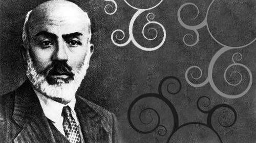 ocukluunun byk blm annesinin Fatih, Sargzel'deki evinde geti. Kendisinden kk, Nuriye adnda bir kz kardei vardr.