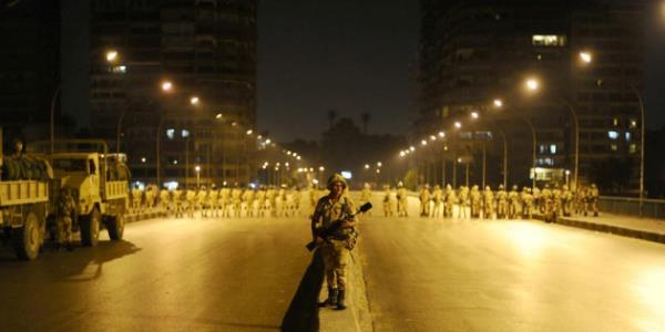 Bilal Erdoan &#8207;@Bilal_Erdogan 53 dk : Lanet olsun darbelere ve bu darbeleri meru gstermek iin insanln kapda brakp ekilden ekile girenlere.