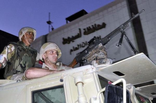 NUH ALBAYRAK &#8207;@NuhAlbayrak 28 dk : Uyaryorum... Yarn Trkiye'de Msr'daki darbeye vg kampanyas balarsa armayn..