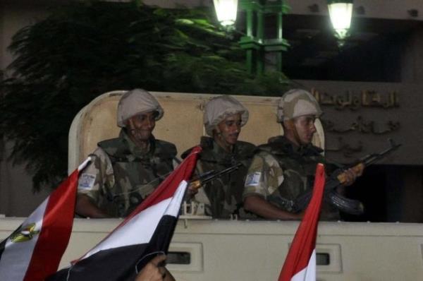 Erdal en &#8207;@Erdal_Sen 30 dk : Msr'daki darbeye alk tutan, bundan byle 'demokrasi'den filan bahsetmesin.