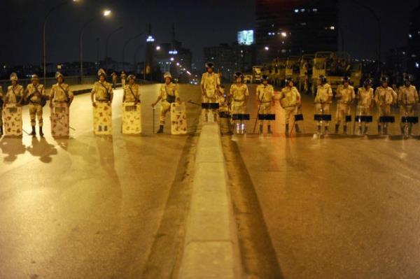 &#1604; M. Akyol &#8207;@AkyolMustafa 55 dk : Bu bir darbe. Lanetliyorum. Tek dileim, kan dklmemesi.