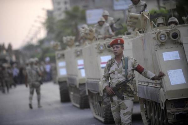 hmet Bken &#8207;@a_ahmetboken 1 sa : Bir lkede yaplan askeri darbeye sevinen kii, bundan sonra azyla ku tutsa beni DEMOKRAT olduuna inandramaz...