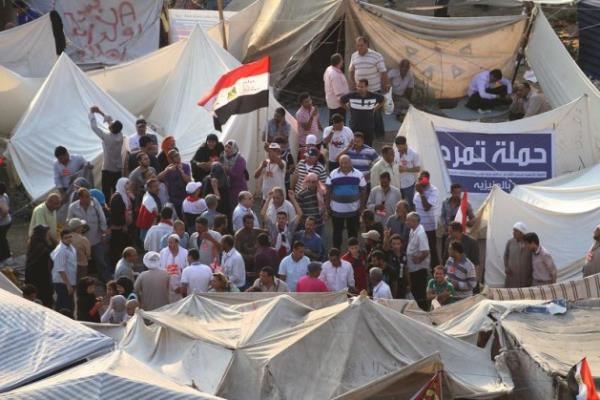 Eser Karata &#8207;@eserkaratas 51 dk : Msr'n anayasasnda da m "cumhuriyeti koruma kollama" maddesi var?