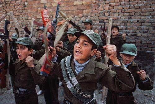 Bir baka silah & ocuk birliktelii, hi olmamas gereken