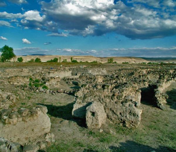 Kltepe'yi dnya tanyor Anadolu'nun en eski yazl kaynaklar da Kayseri'nin 8 km. dousundaki Kltepe'de bulundu. Kltepe kazlar btn dunyann yakndan takip ettii bir alma.