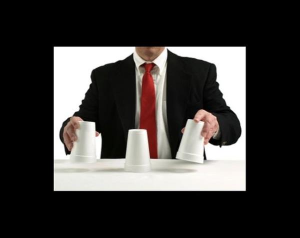 <p><b>BUL KARAYI AL PARAYI </b></p>  Adam "bul karay al paray" oynatr. Siz topun hangi fincann altnda olduunu bulmaya alrsnz. Ancak asla bulamazsnz. Siz bir yandan para kaybederken kalabal frsat bilen kapkalar da czdanlar alar.   <p>PARS - LONDRA</p>