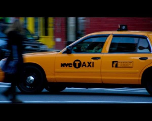 <p><b>PAHALI TAKSLER </b></p>  Baz taksi srcleri evreyi bilmemenizden faydalanp sizi 5 dakikalk mesafeye 1 saatte gtrr. 10 liralk yola 100 lira demek zorunda kalrsnz   <p>DNYADAK HERHANG BR LKE</p>