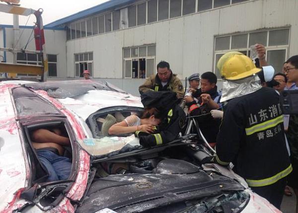 Aracn iinde skan erkek de sadece basit krklarla kurtarld.