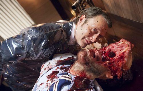 Dr. Hannibal Lecter Dizinin ana karakteri Will mi Hannibal m hala tartlsa da bizce ana karakter olan Hannibal abimizi listeye aldk. Akl oyunlarnn babasdr kendisi. En zekileri bile delilie itebilecek bir zekaya sahiptir. Yamyamdr ama bu olay yle bir hale getirmitir ki yersiniz, vay be bu neymi dersiniz. 'ldrmek tanr iin de gzel olmal, o bunu srekli yapyor. Hem bizde onun suretinden yaratlmadk m?