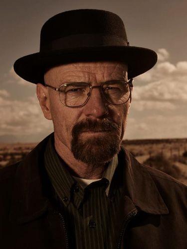 <p><b>Walter'dan Sherlock'a, Tyrion'dan Francis'e 10 En Zeki Ana Karakteri...</b></p>    Walter White ine girdii bin bir zorluktan pratik zekasyla kurtuluu mu desek, kimya zerindeki etkin hakimiyeti mi desek, etrafndakileri kukla gibi oynatabilecek kurnazlndan m dem vursak bilemedim. Her haliyle Walter Reis'in bu gne kadar ki TV tarihinin en zeki karakteridir phesiz. ' Tehlikede deilim, Skyler. Ben tehlikeyim! Bir adam kapsn aar ve vurulur ve sence bu ben miyim? Hayr... Ben kapy alanm.