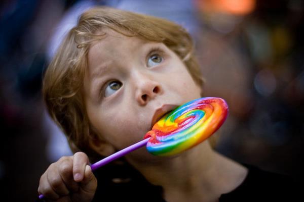 Fazla tatl tketimi di rkleri ve gereksiz kalori almalarna neden olur.