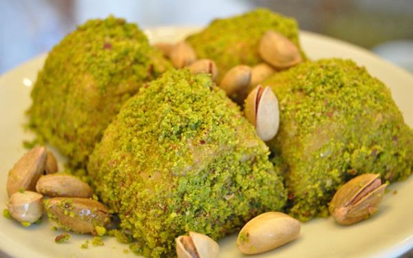 Gelen konuklarnza da baklava-kadayf yerine dondurmal ve stl tatllar, gn kurusu, badem gibi ara nler sunun.